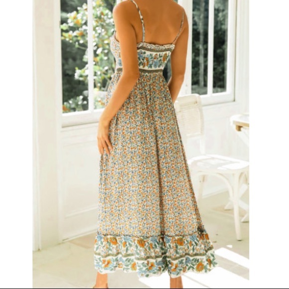 Last Boho Beautiful Floral Dress - Picture 4 of 4
